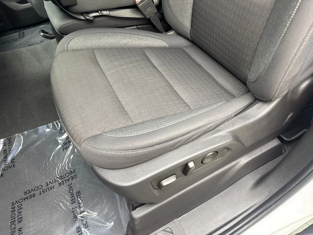 Used 2024 White Chevrolet Custom Trail Boss image 32