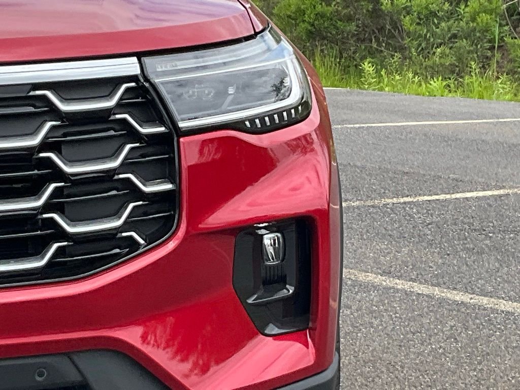 New 2026 Rapid Red Metallic Tinted Clearcoat Ford Platinum™ image 2
