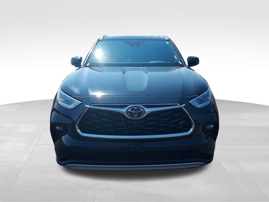 Used 2021 Black Toyota Platinum image 8