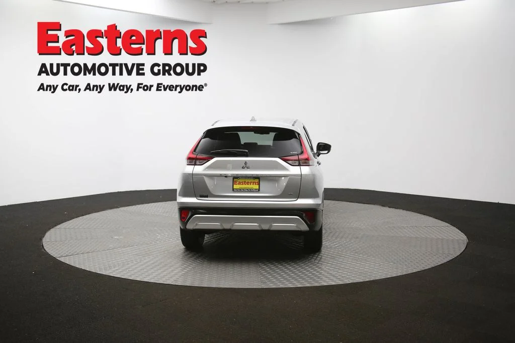 Used 2024 Silver Mitsubishi SE image 34