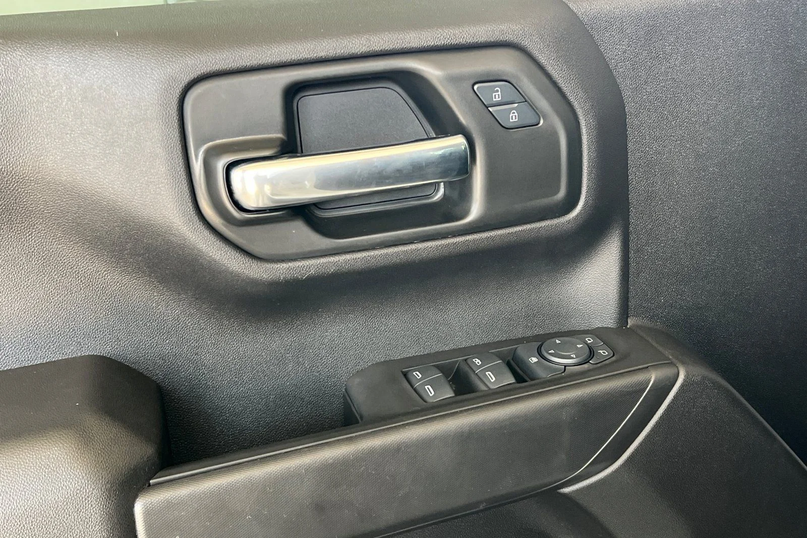 Used 2025 White Chevrolet WT image 11
