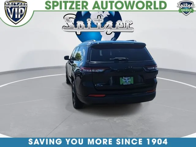Used 2022 Black Jeep Altitude image 7