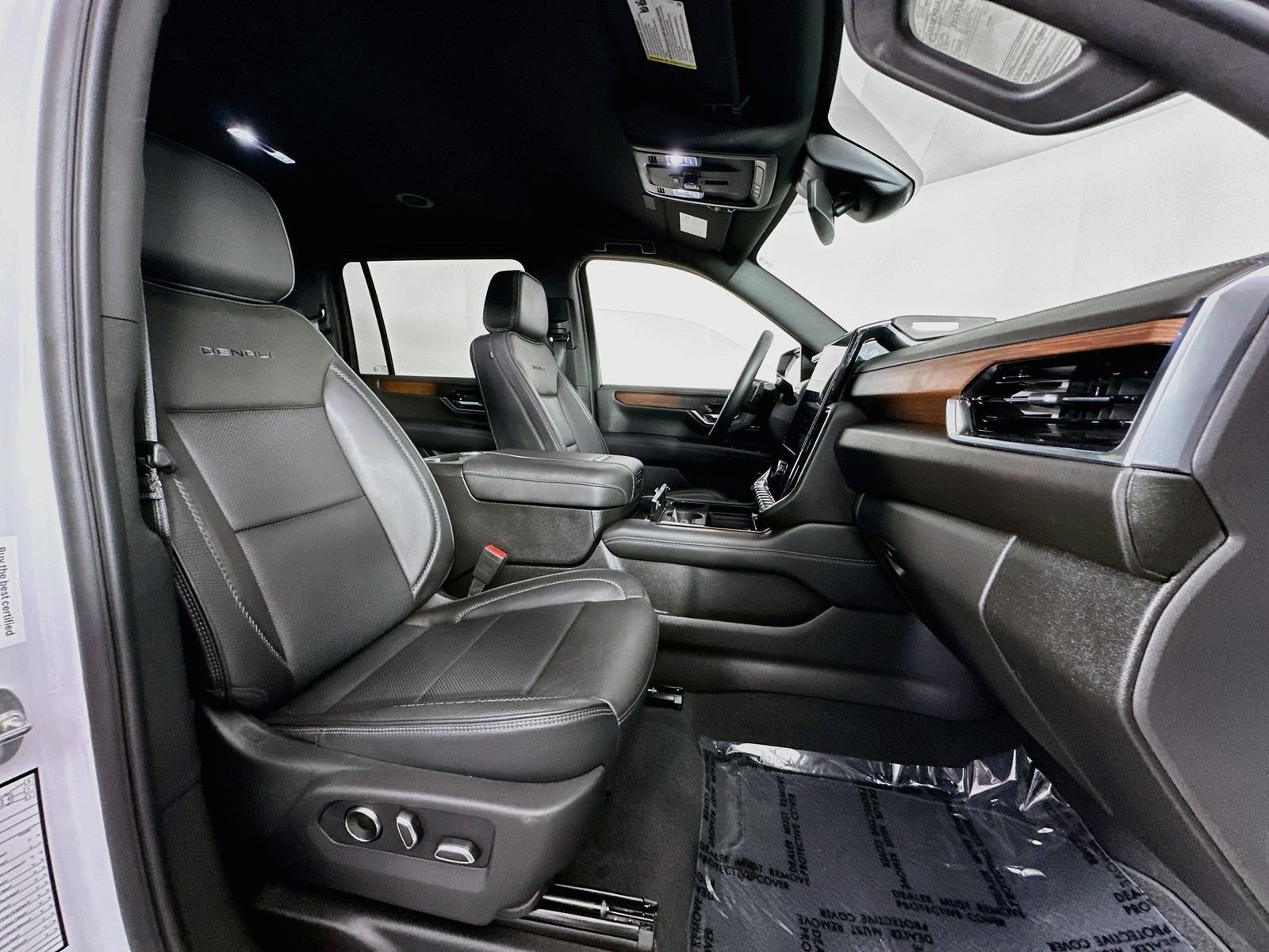 Used 2025 Summit White GMC Denali image 31