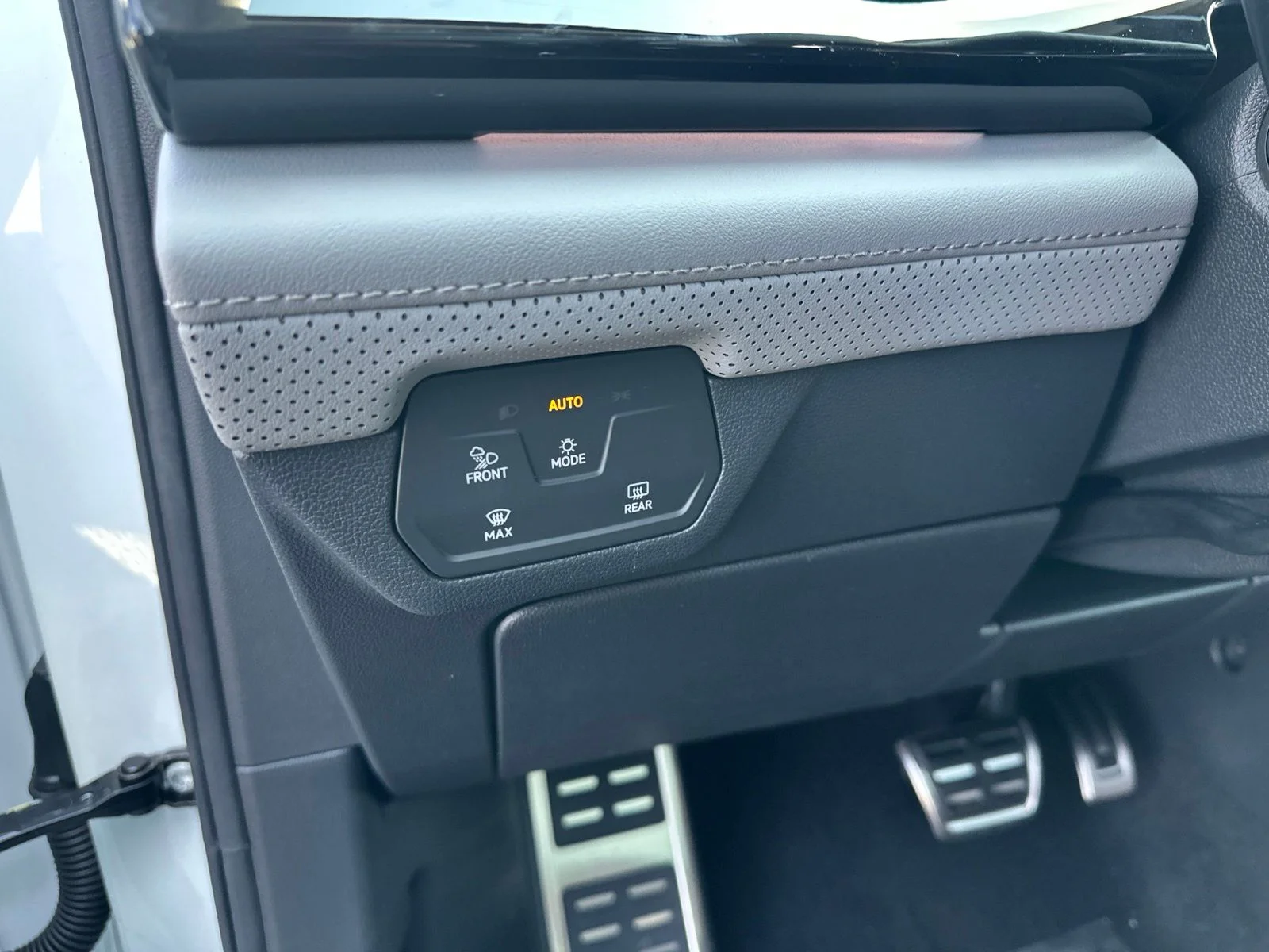 New 2026 White/off-white Volkswagen 2.0T Peak Edition image 15