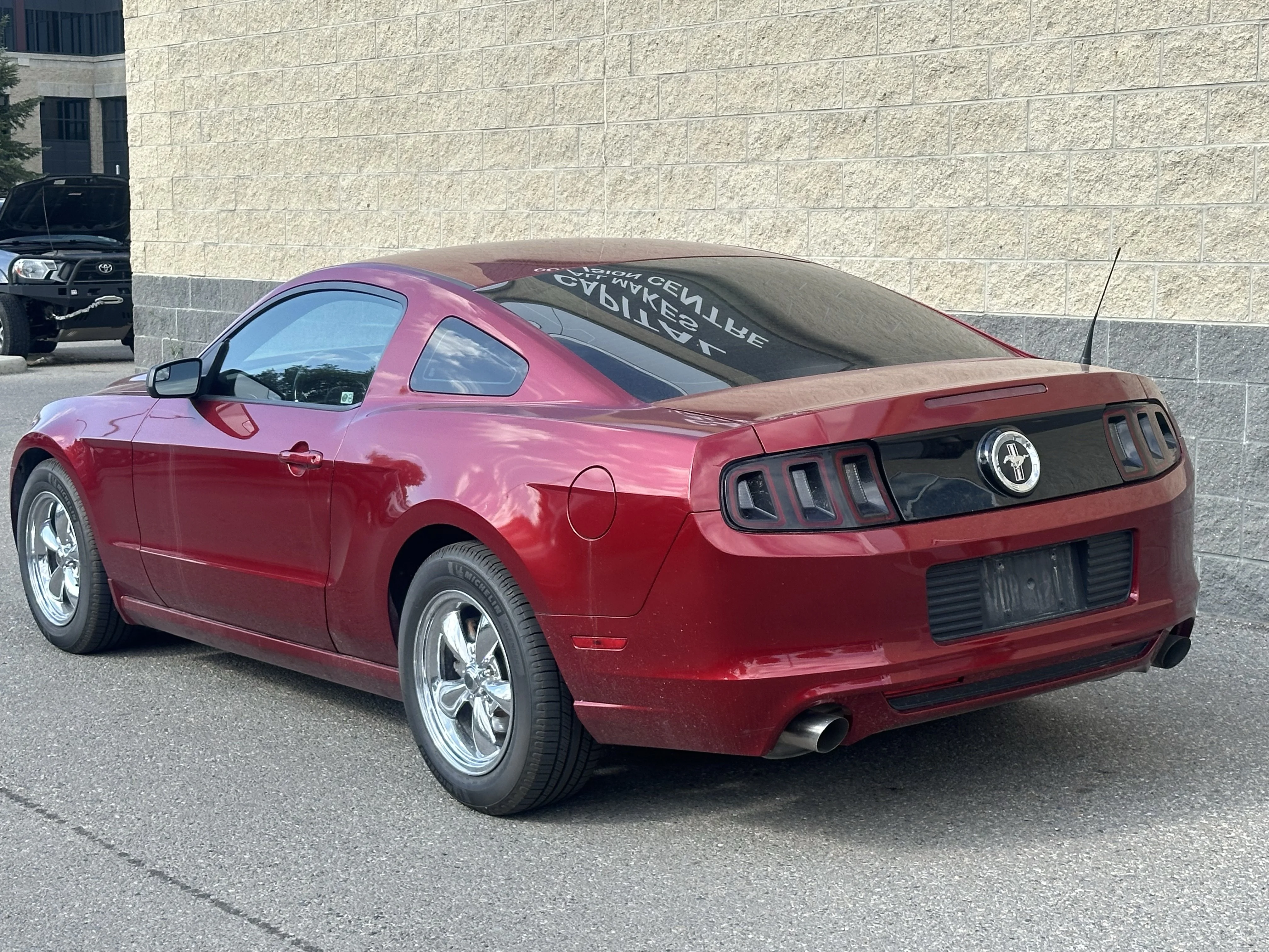 Used 2014 Red Ford V6 image 4