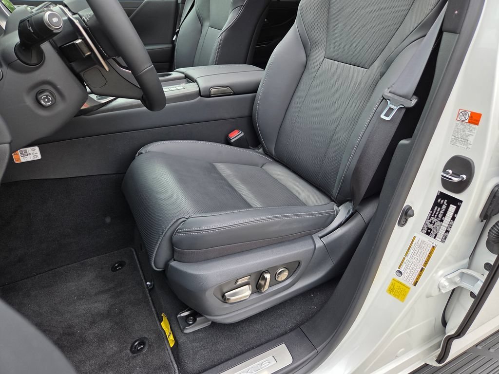 2026 Lexus LX 700h Luxury - Photo 6
