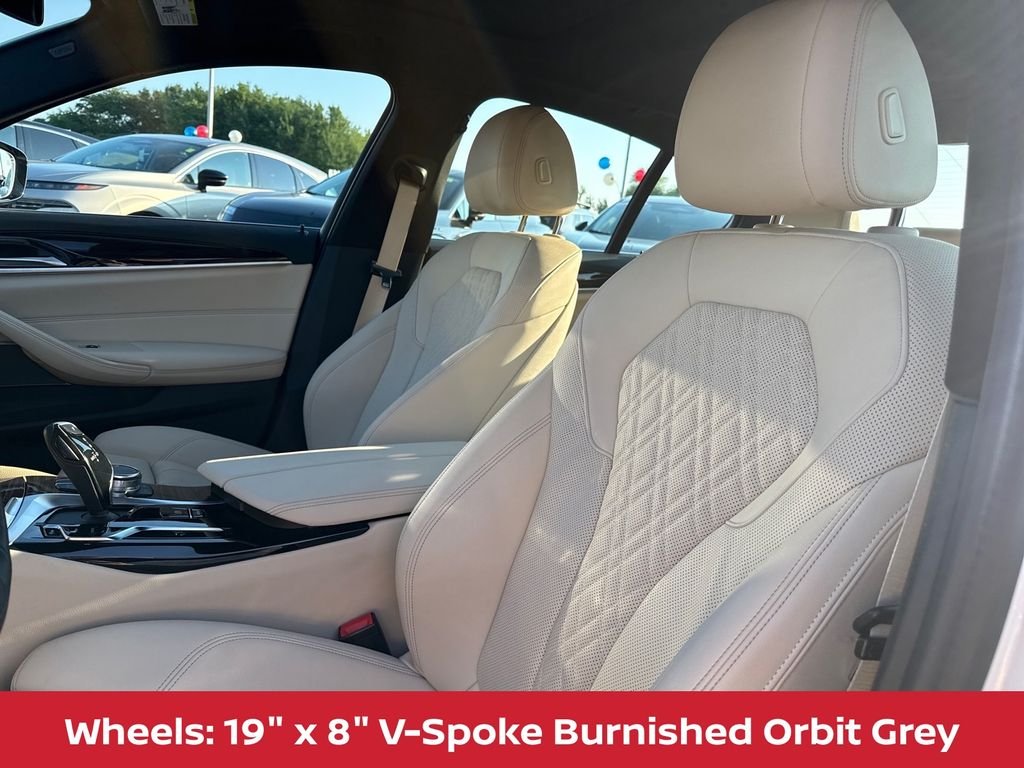 Used 2023 Alpine White BMW 540i xDrive w/premium pkg image 26