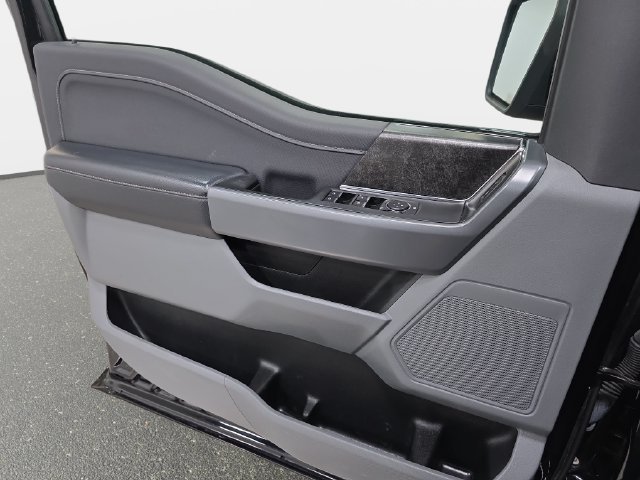 Used 2021 Black Ford XLT image 27