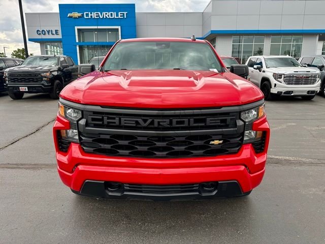 Used 2023 Red Chevrolet Custom image 9
