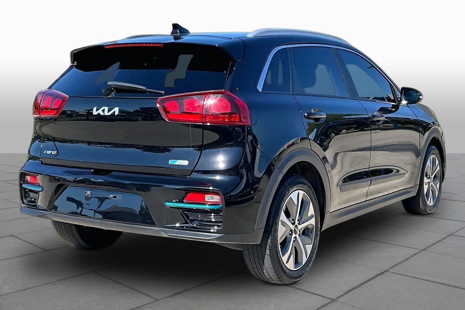 Used 2022 Aurora Black Pearl Kia EX image 12