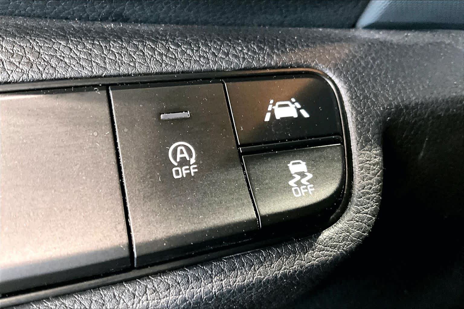 Certified Used 2023 Snow White Pearl Kia LX image 32