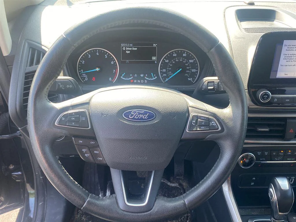 Used 2019 Shadow Black Ford SE image 17