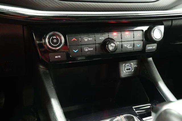 Used 2024 White Jeep Trailhawk image 22