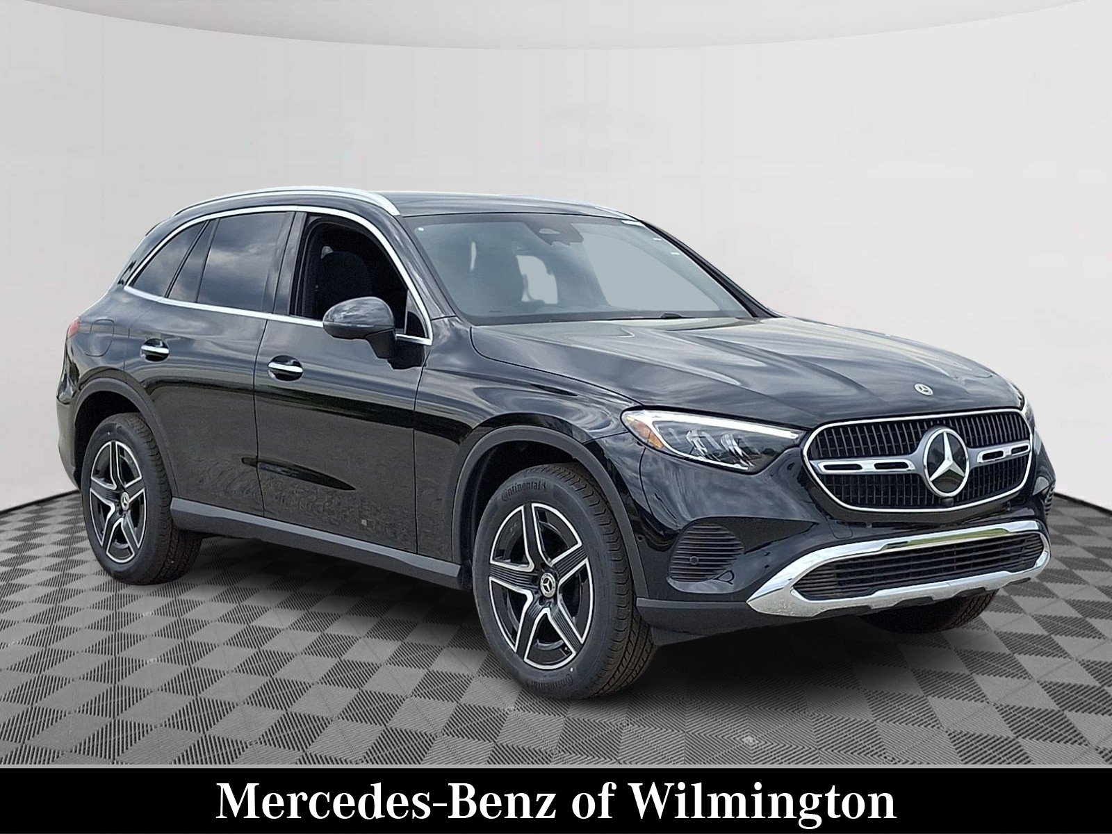 New 2026 Black Mercedes-Benz GLC 300 image 1