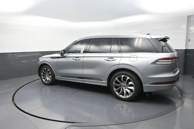 Used 2022 Silver Lincoln Grand Touring image 60