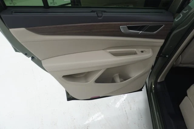 New 2026 Avocado Green Pearl Volkswagen 2.0T SEL image 19