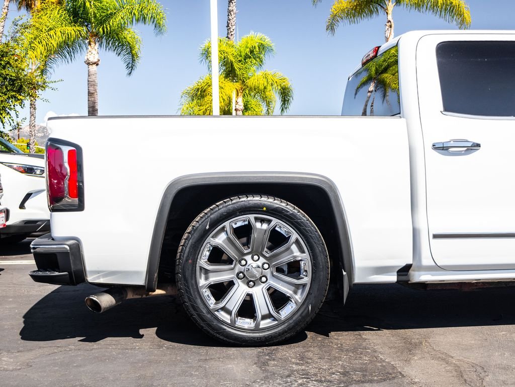 Used 2018 White GMC SLT image 7