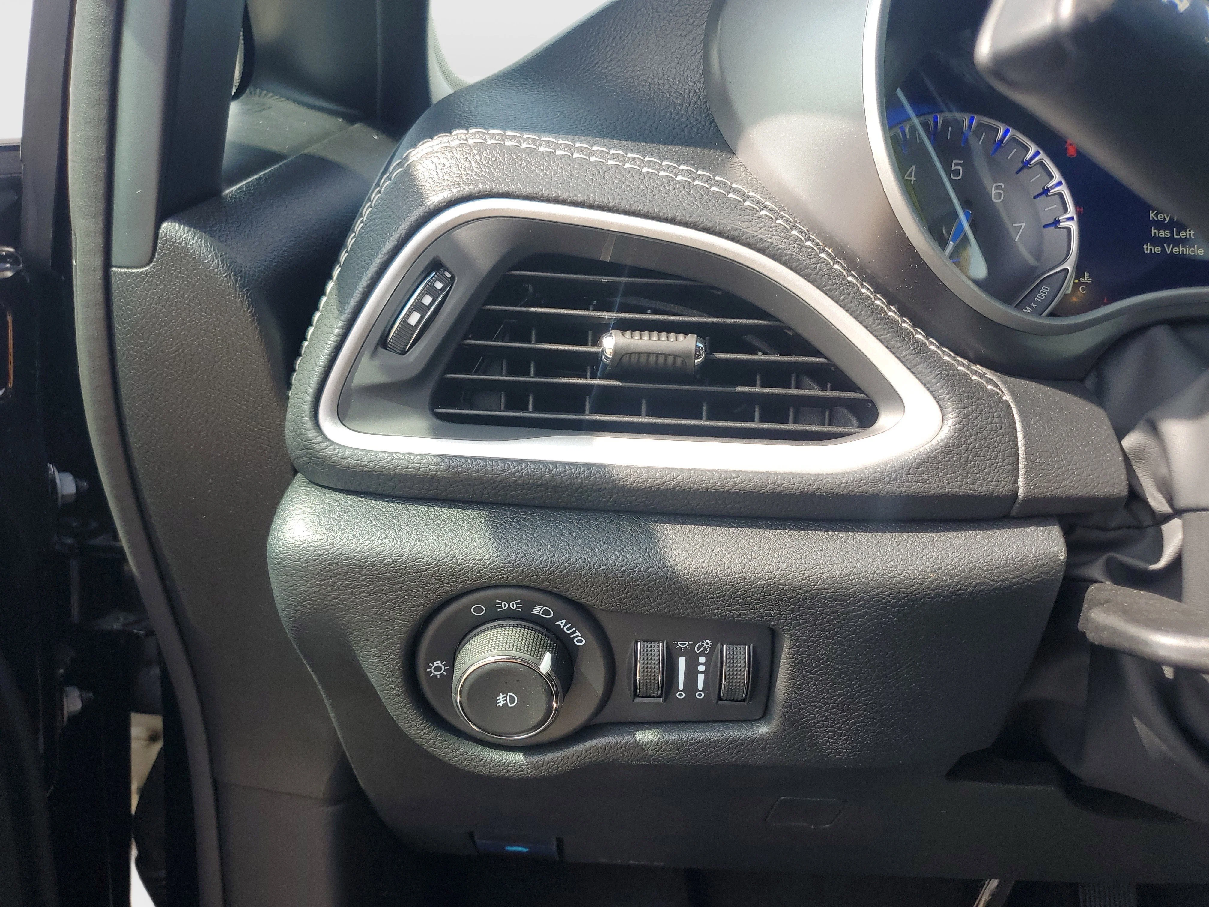 Used 2026 Black Chrysler Select image 24