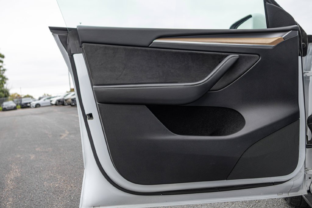 Used 2023  Tesla Long Range image 25