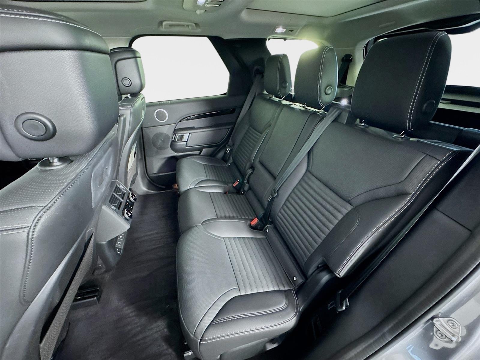 Used 2024 Gray Land Rover S image 24