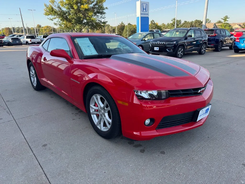 Used 2015 Red Chevrolet 2LS image 3