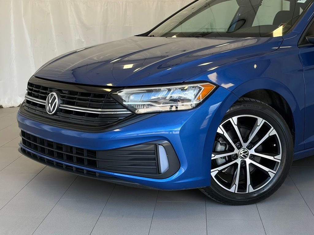 Certified Used 2022 Blue Metallic Volkswagen 1.5T Sport image 2