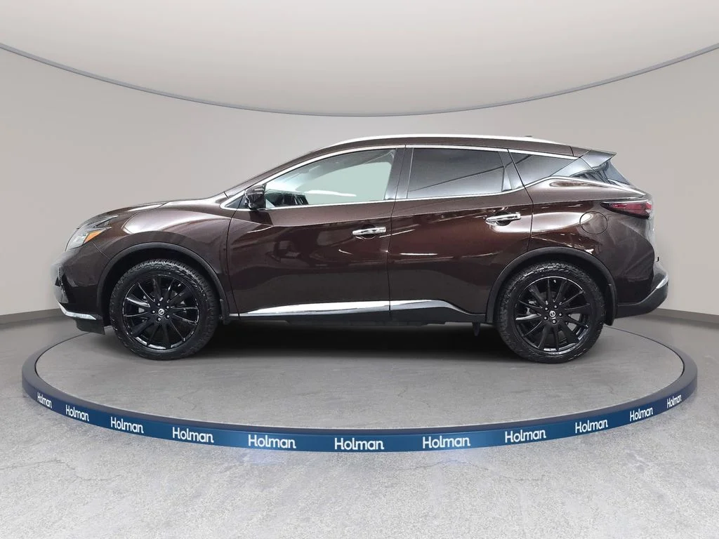 Used 2019 Brown Nissan Platinum image 9