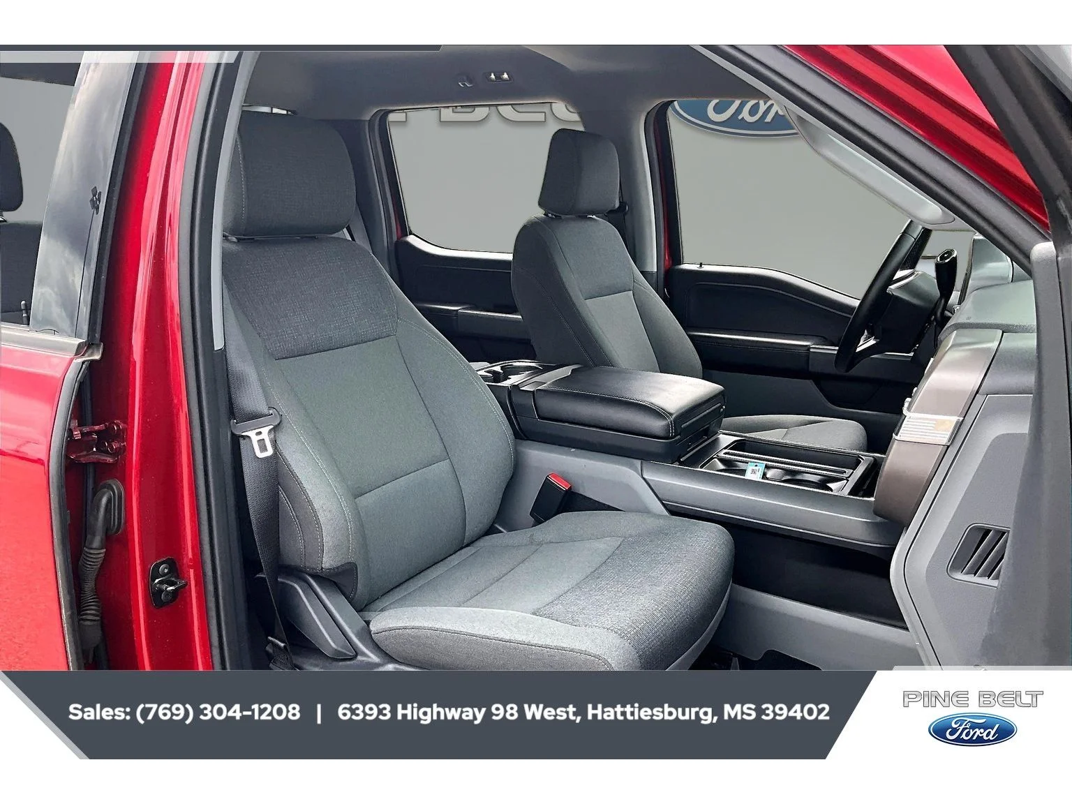 Used 2025 Rapid Red Metallic Tinted Clearcoat Ford XLT image 6