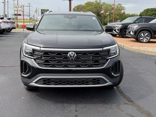 New 2026 Deep Black Pearl Volkswagen 2.0T SE W/TECHNOLOGY image 2