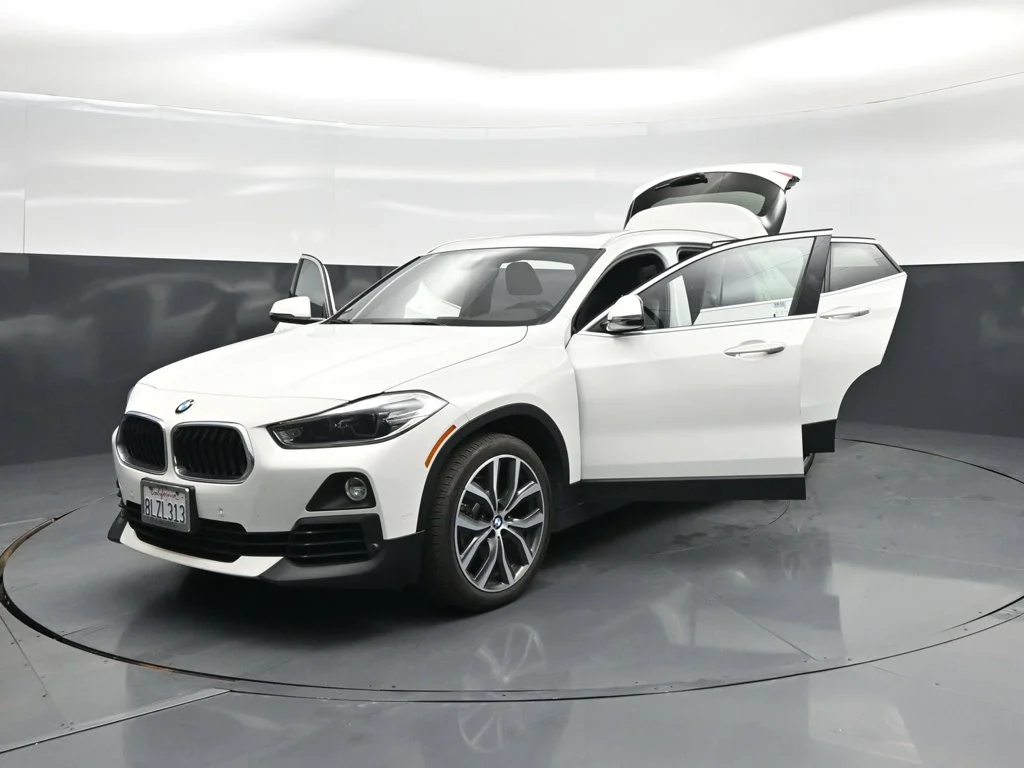 Used 2020 White BMW sDrive28i image 34
