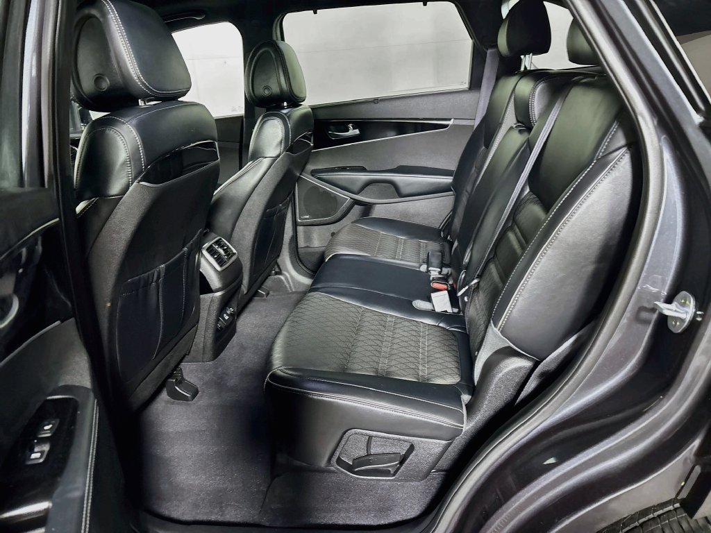 Used 2016 Platinum Graphite Kia SX Limited image 21