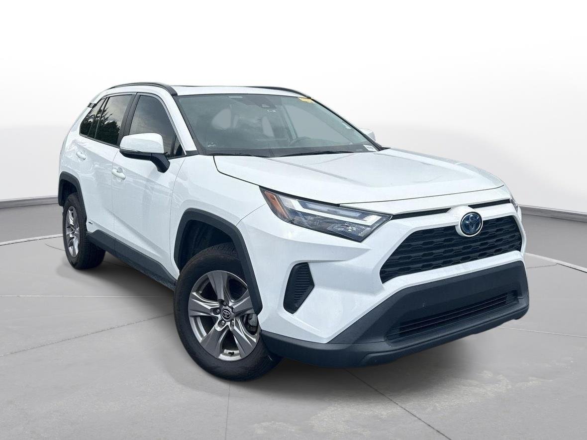Certified Used 2024 Ice Cap Toyota Hybrid XLE image 4