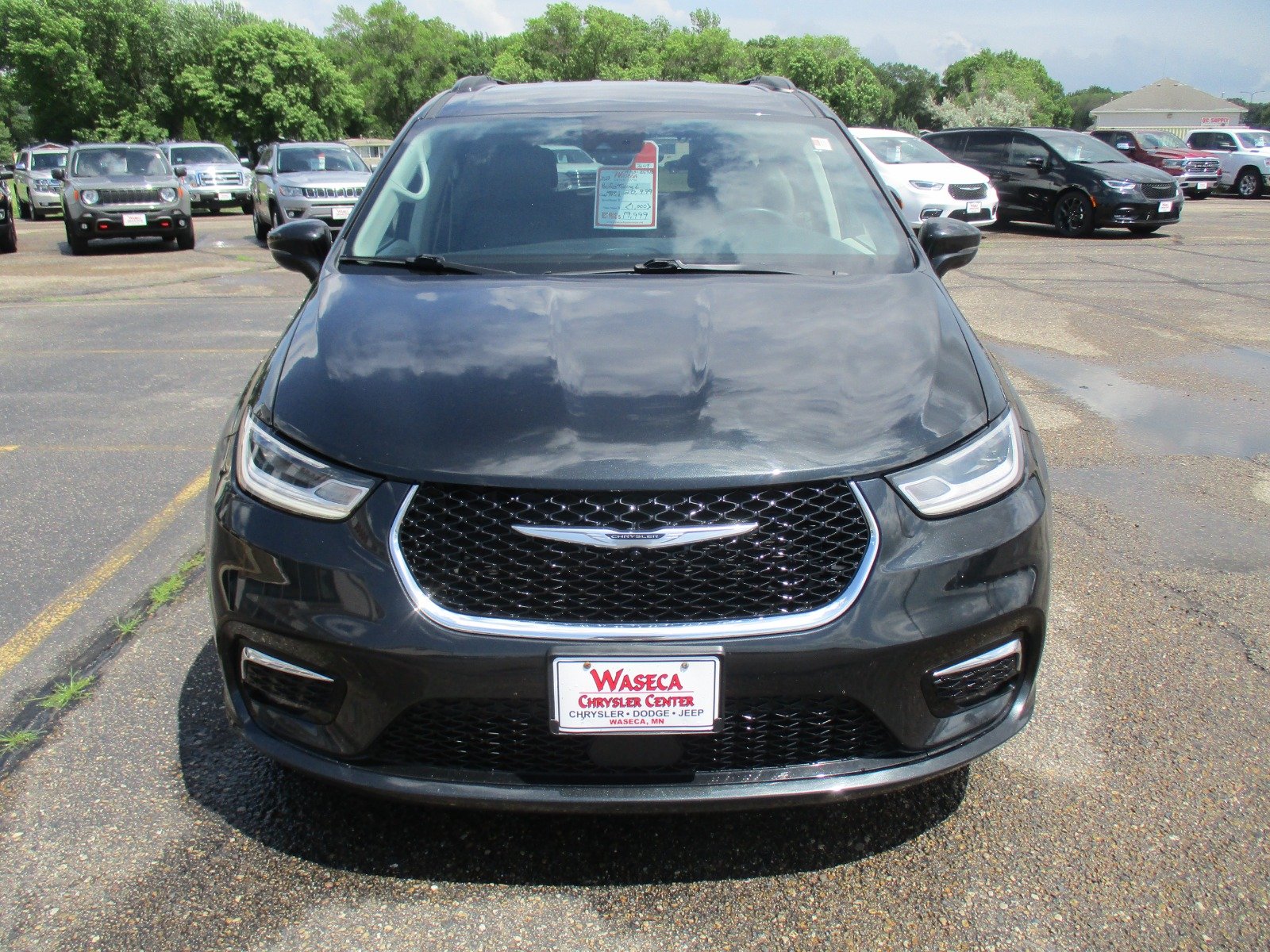 Used 2022 BLACK Chrysler Touring L image 9