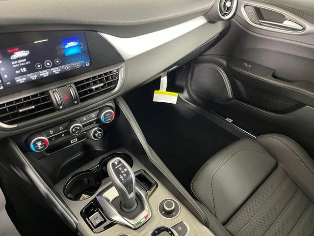 2026 Alfa Romeo Giulia Base - Photo 37
