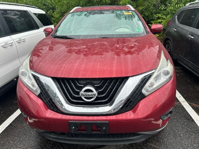 Used 2016 Red Nissan Platinum image 3