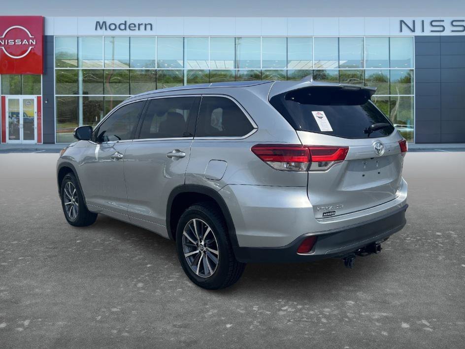 Used 2018 Celestial Silver Metallic Toyota XLE image 7