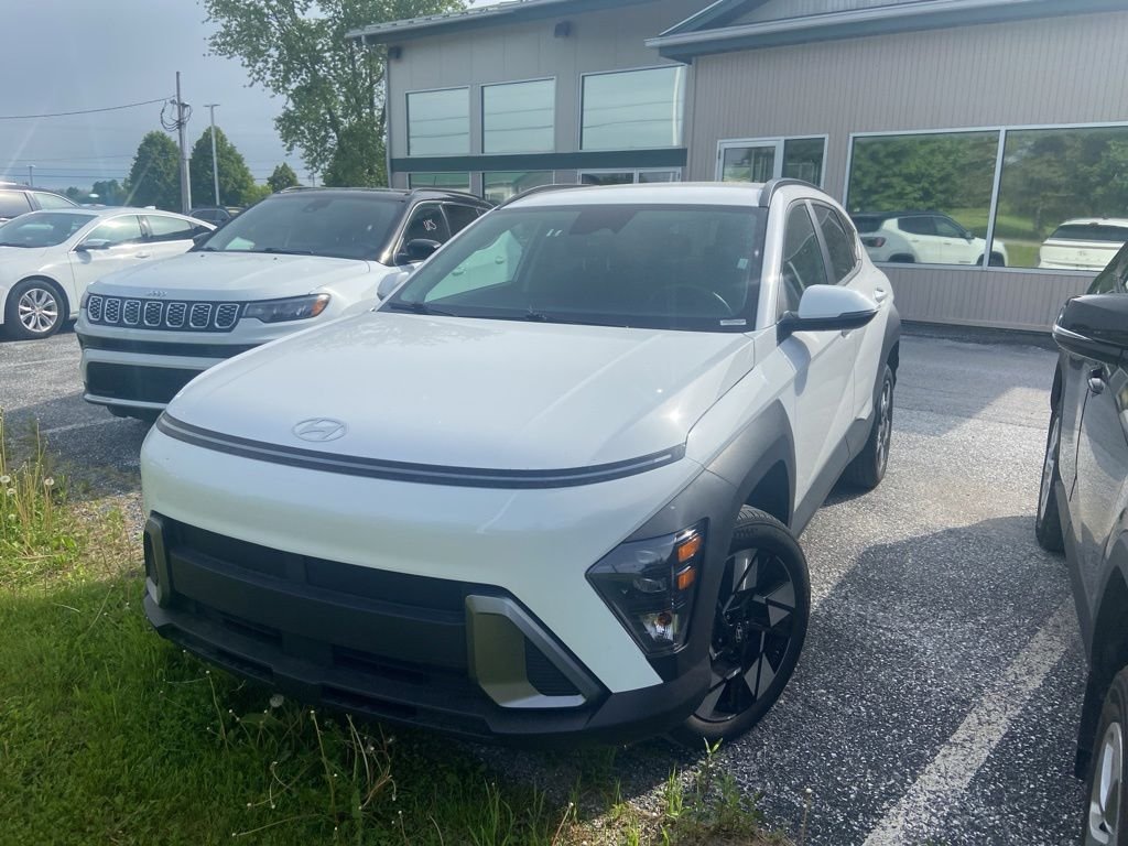 Used 2025 Atlas White Hyundai SEL image 3