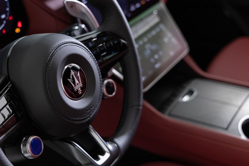 2026 Maserati Grecale Modena V6 - Photo 42