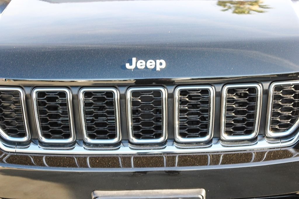 Used 2025 Diamond Black Jeep Laredo X image 6