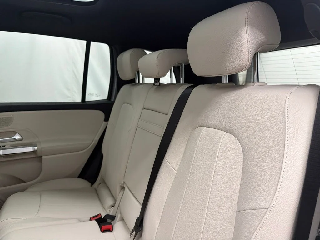 New 2026 Silver Mercedes-Benz GLB 250 image 18