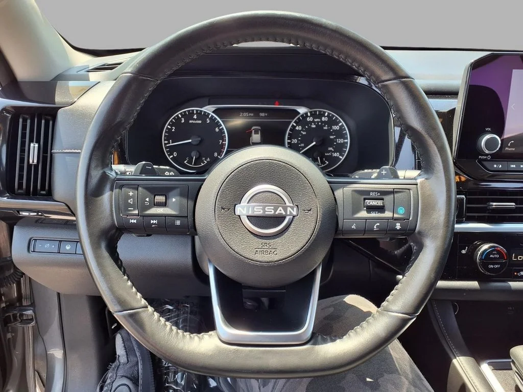 Used 2024 Gray Nissan SV image 15