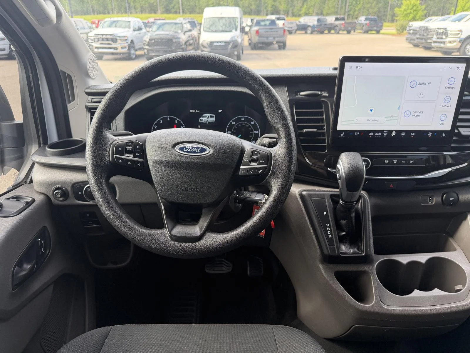 Used 2023 Oxford White Ford 350 XLT image 8