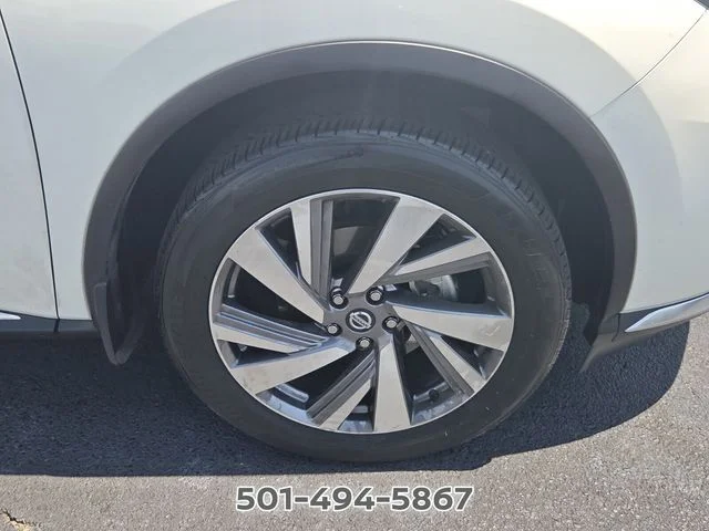Used 2021 White Nissan SL image 18
