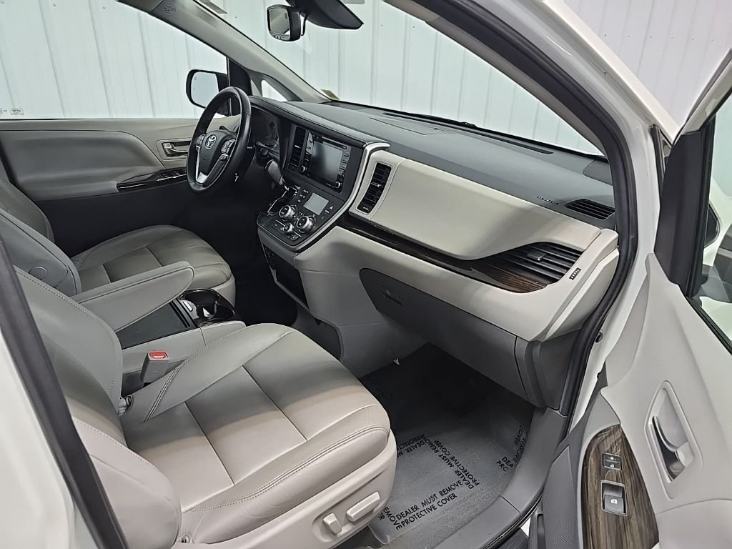 Used 2020 White Toyota XLE image 16