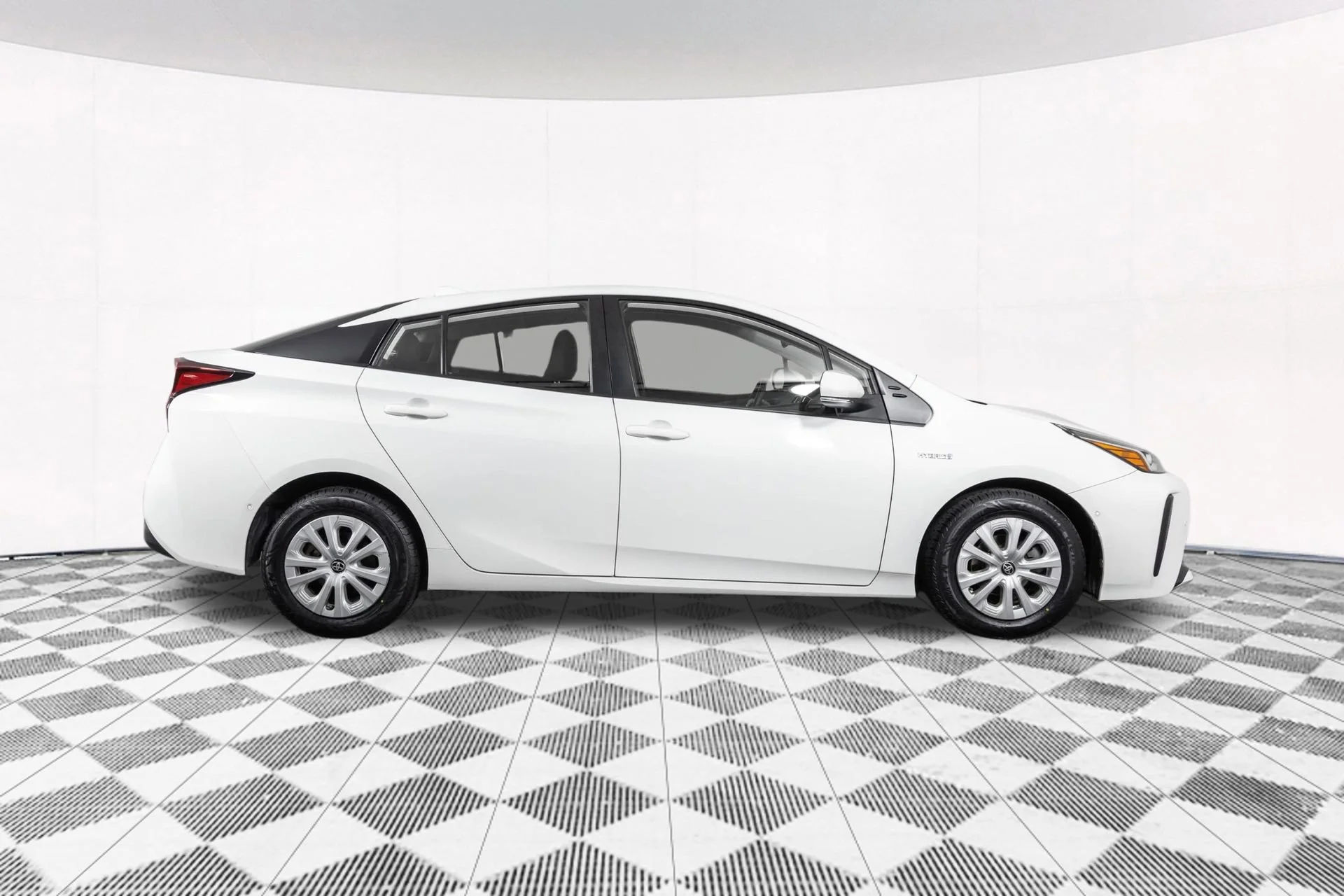 Used 2021  Toyota L Eco image 18