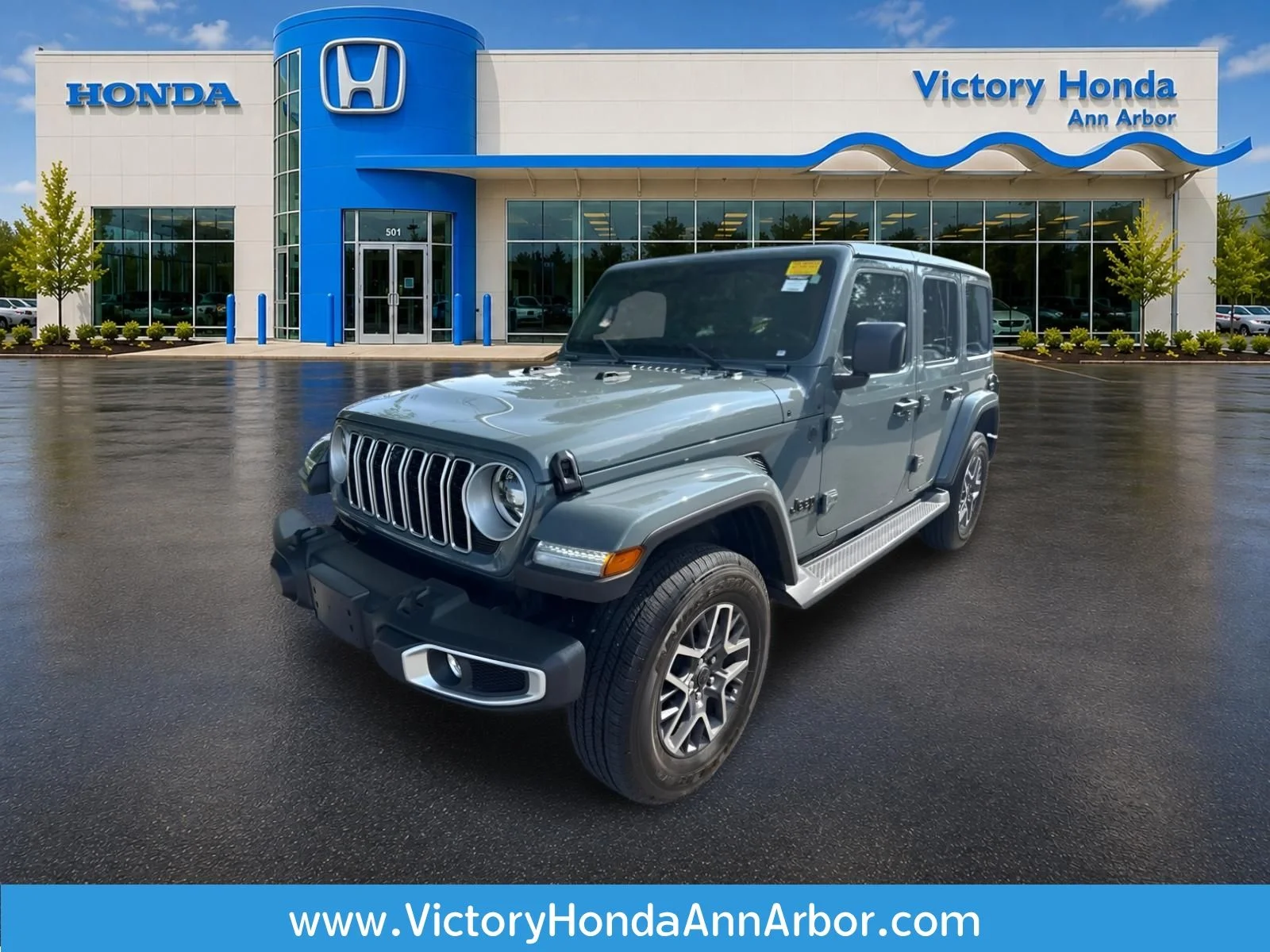 Used 2026 Anvil Clearcoat Jeep Sahara image 1