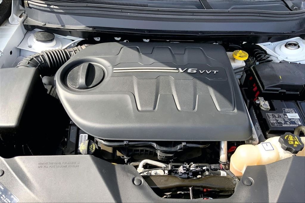 Used 2020 Bright White Clearcoat Jeep Trailhawk image 32