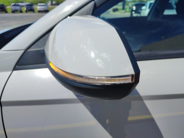 Used 2025 Gray Hyundai SEL image 10
