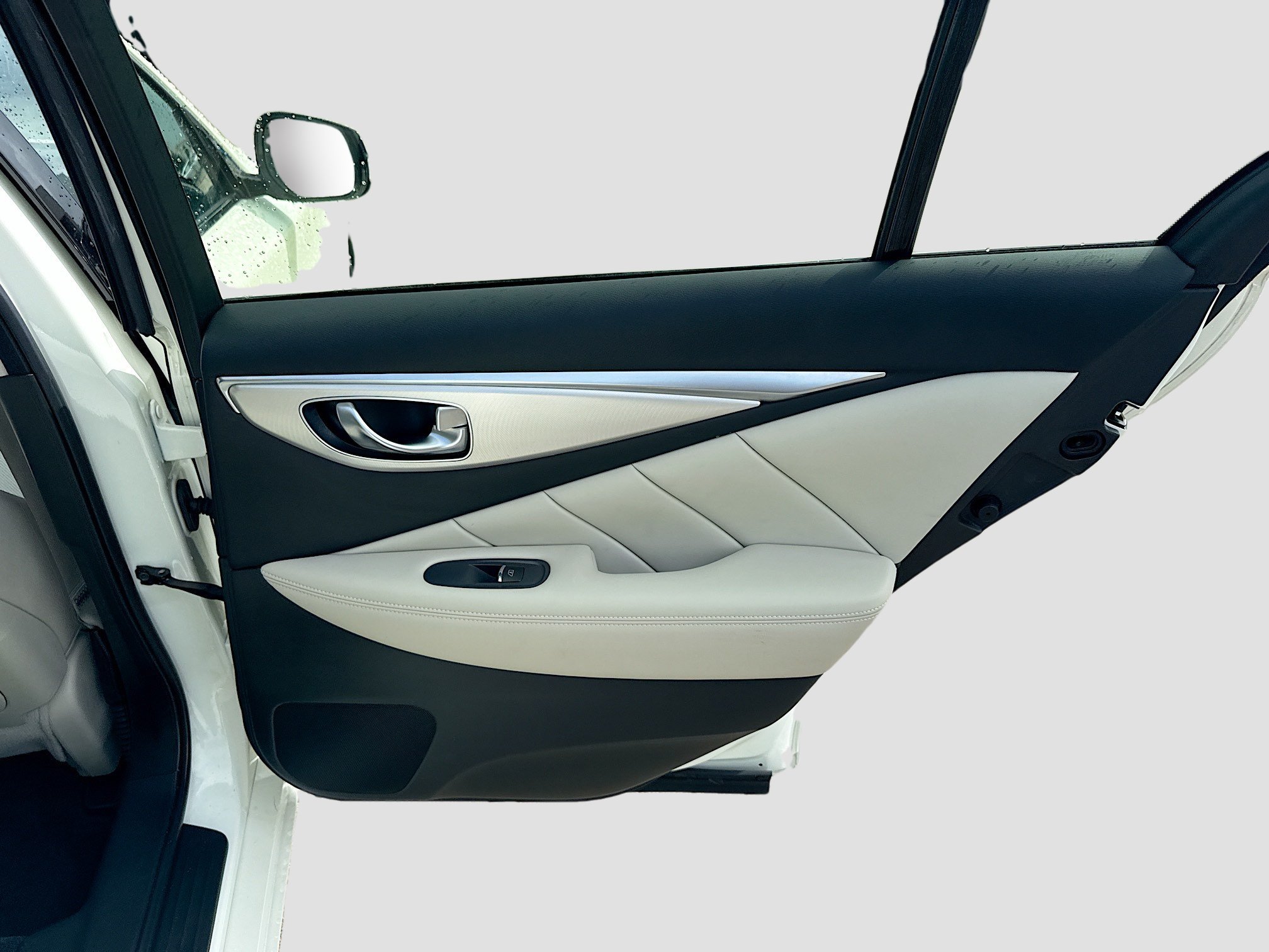 Used 2023 Majestic White INFINITI LUXE image 30
