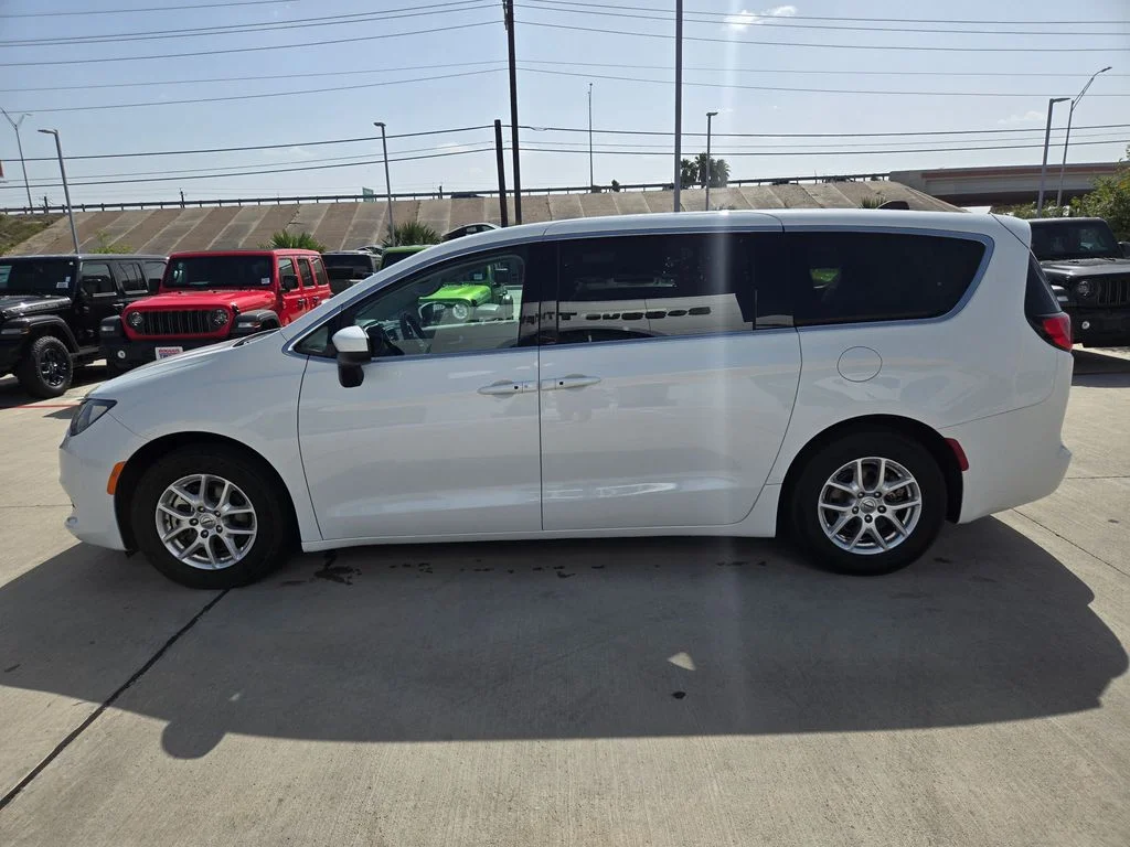 Used 2023 White Chrysler LX image 6